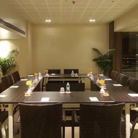 The Maharaja Business Hotel Bombay Esterno foto